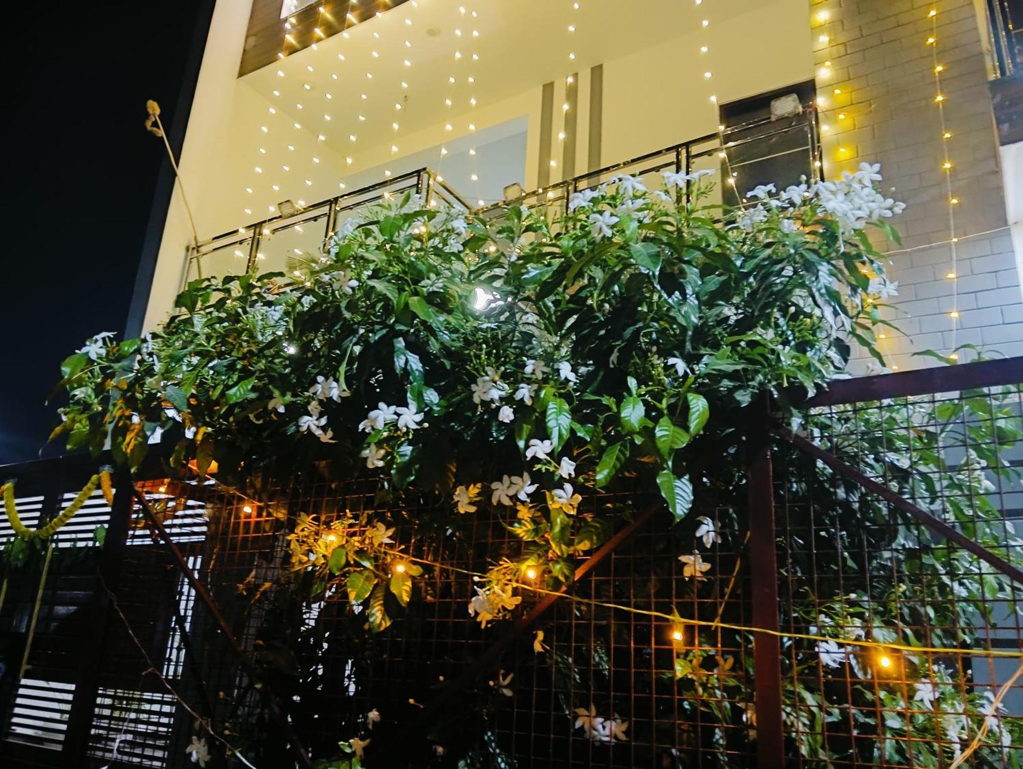 Atulyam Stays Sushant Golf City Lucknow Eksteriør bilde